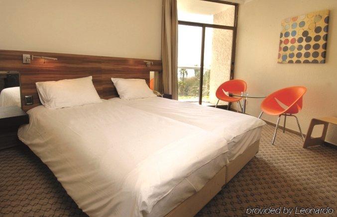 Leonardo Inn Hotel Dead Sea Ejn Bokek Pokoj fotografie